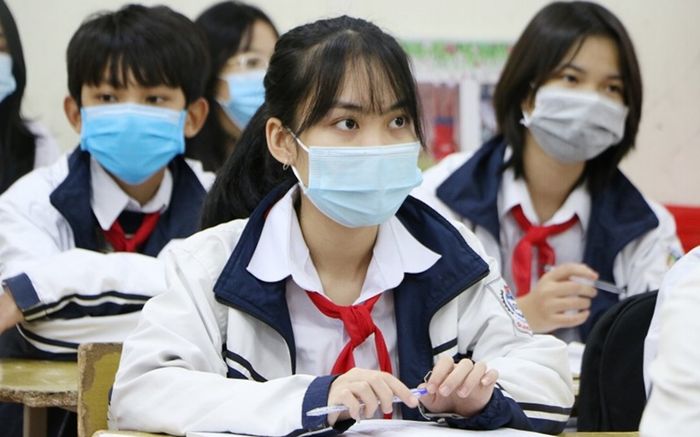 Học sinh cả nước trở lại trường sau kỳ nghỉ Tết Nguyên đán
