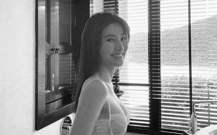 Diễm My 9x khiến dân tình xỉu lên xỉu xuống với loạt ảnh diện nội y mỏng tang khoe 3 vòng nóng bỏng