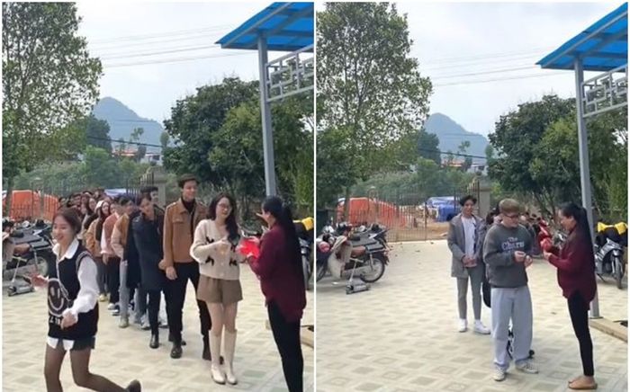 Lớp học khiến ai cũng trầm trồ vì số lượng thành viên ở buổi họp lớp, lại còn được cô giáo lì xì đầu năm