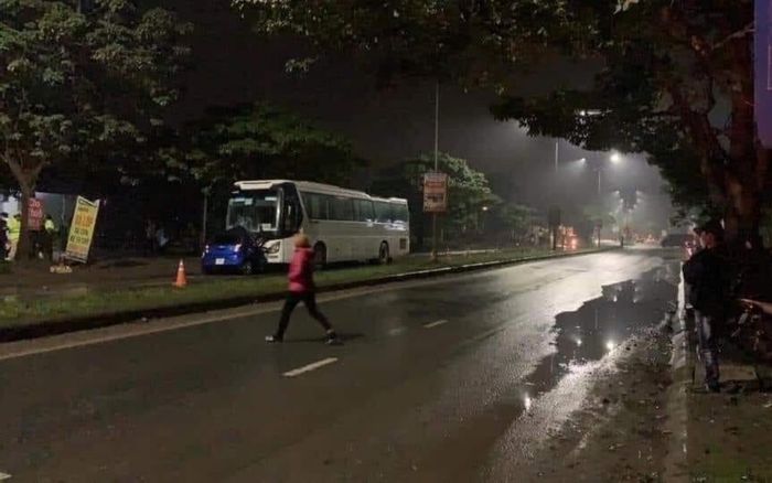 Hai thanh niên trên ô tô con tử vong thương tâm sau cú đâm trực diện với xe khách