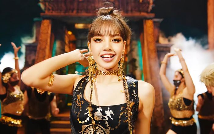 Lisa trở thành chủ nhân album đầu tiên của nữ nghệ sĩ solo Kpop vượt mốc doanh thu khủng trên Gaon