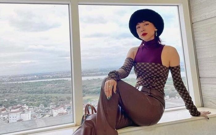 Tóc Tiên đăng ảnh kỷ niệm 'ngày đặc biệt', thần thái 'không phải dạng vừa đâu'