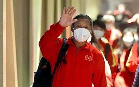 Sự thật về chuyện thiếu bằng cấp của HLV Mai Đức Chung và người đóng thế