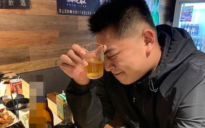 Chàng trai buồn khổ cầu cứu dân mạng vì bạn gái mang thai, tưởng tra nam nhưng nghe lý do ai cũng bênh