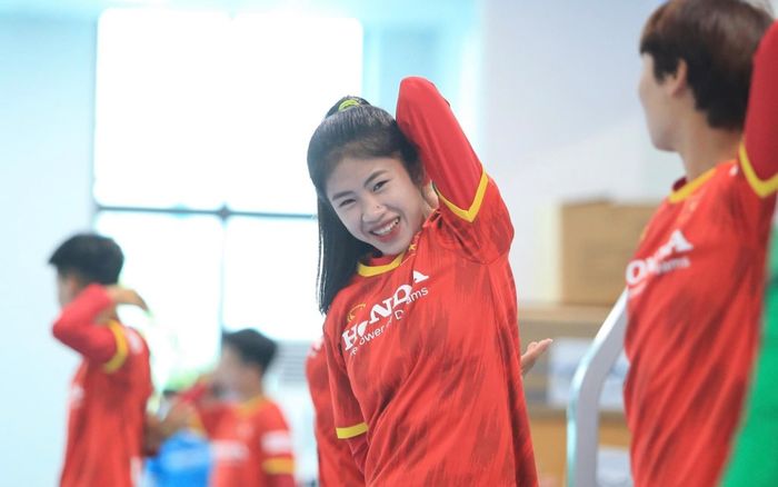 Huỳnh Như tiết lộ các biệt danh hài hước ở tuyển nữ Việt Nam: 'Thuỳ chó điên', 'Nhã Mỹ'