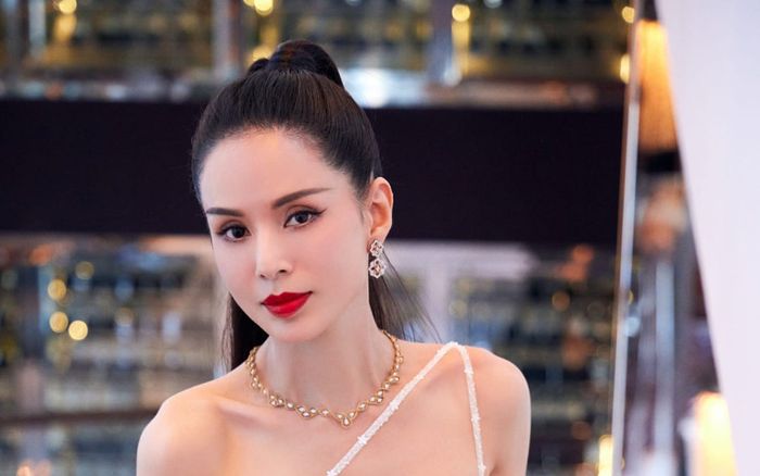 Nhờ món ăn vặt này mà 'Tiểu Long Nữ' Lý Nhược Đồng U60 vẫn trẻ đẹp không tì vết