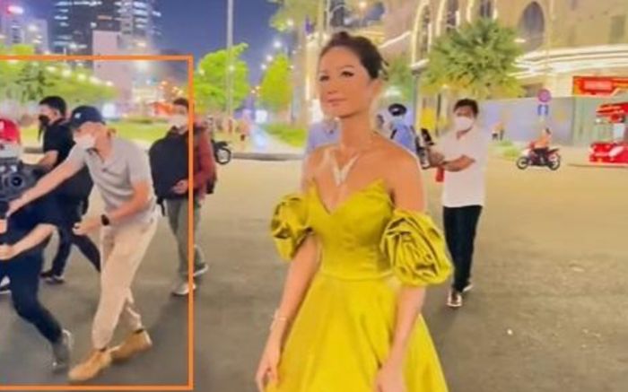 Nghi vấn H'Hen Niê được tình cũ chăm sóc tại sự kiện, quan tâm từng chút một