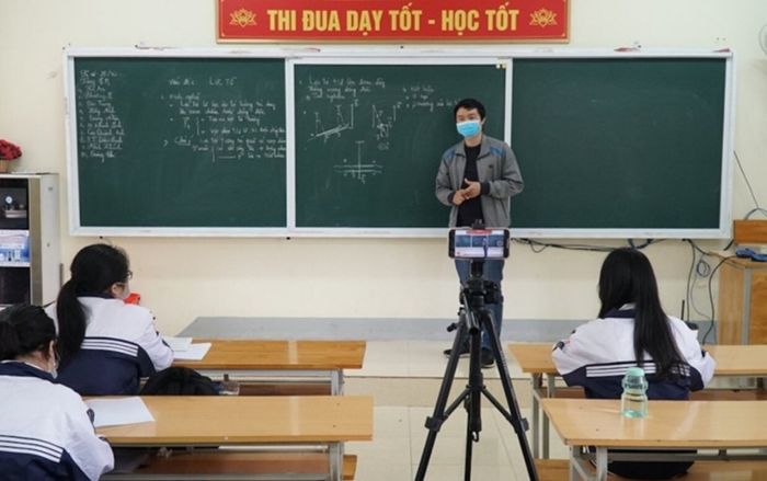 Thứ trưởng Bộ GD&ĐT: '1 học sinh F0, cả lớp phải nghỉ học là máy móc'