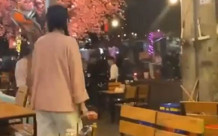 Clip: Ngăn chặn hành động nguy hiểm của bạn trai, 'nóc nhà' được dân tình hết lời khen ngợi