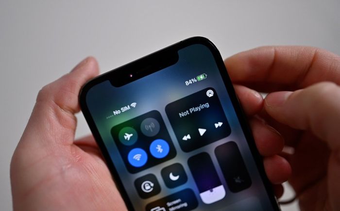 Mẹo giúp bạn tránh làm hư hại pin iPhone