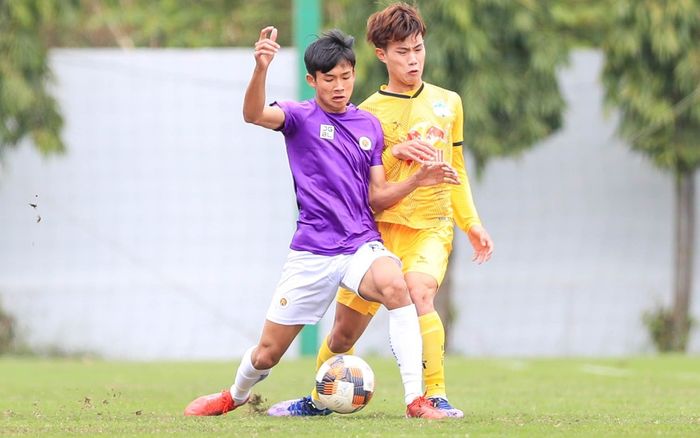 Đám trẻ của bầu Đức đè bẹp quân bầu Hiển 4-1