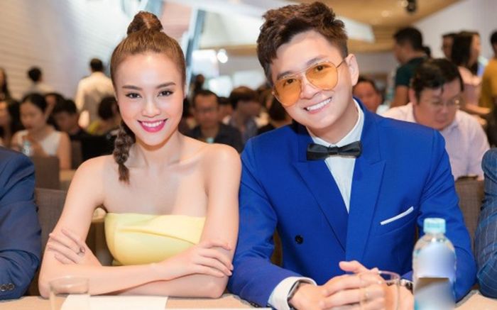 Xôn xao thiệp cưới của Ninh Dương Lan Ngọc và Ngô Kiến Huy, có thời gian và địa điểm rõ ràng