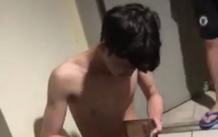 Thông tin mới vụ nam sinh bị đối tượng lạ mặt kéo ra lối thoát hiểm KTX trói tay, lột áo rồi cướp tài sản