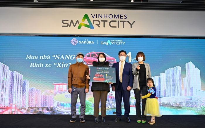 Vỡ òa trúng thưởng xe Vinfast khi mua căn hộ SA2 - The Sakura