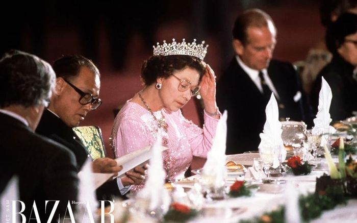 Mẹo thử độc trong món ăn của Nữ hoàng Anh