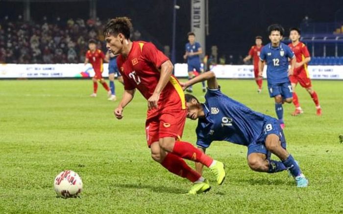 'Chiến binh' Thanh Nhân của HAGL: Thắng Thái Lan hai lần thật sướng, đá hết mình để bác Đức vui!