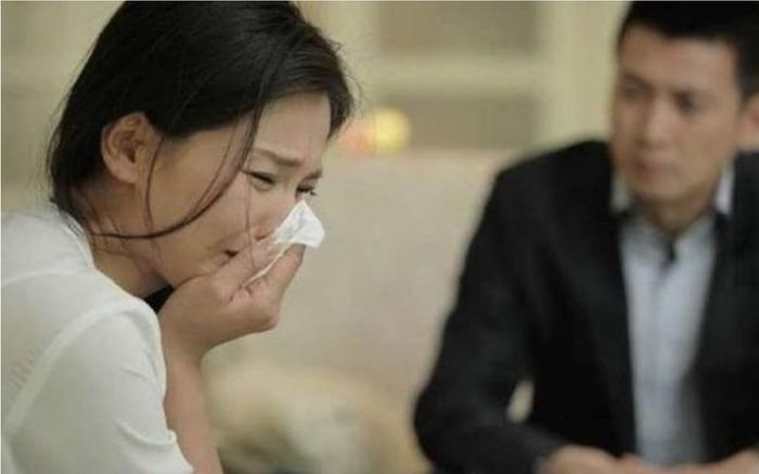 Nằm mơ thấy vợ lừa dối, chồng bắt xe về nhà giữa đêm bất ngờ phát hiện ra sự thật 'động trời'