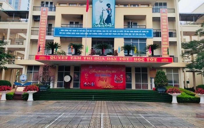 Bộ GD&ĐT nói gì vụ giáo viên bị trừ điểm thi đua do nghỉ dạy khi mắc Covi-19?