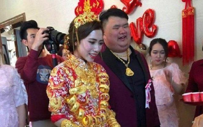 Chê chồng không xứng nhất quyết ly hôn, 1 năm sau vợ cũ 'sốc nặng' khi thấy mặt cô dâu mới của chồng