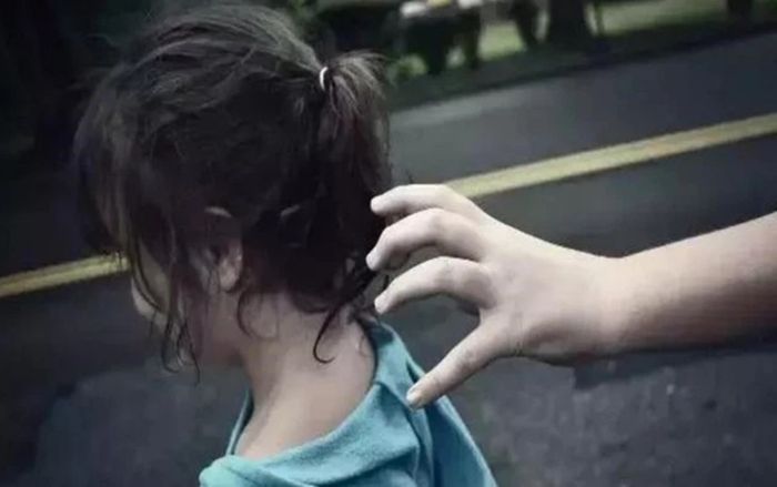 Công an triệu tập người phụ nữ nghi bắt cóc trẻ em rồi đưa đến một nhà nghỉ