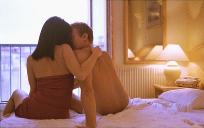 Vợ nói đi khám nhưng định vị báo ở nhà nghỉ, chồng điều tra phát hiện điều đen tối với thợ sửa ống nước