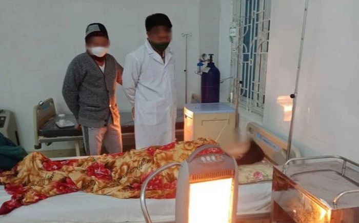 Mâu thuẫn với bạn trên đường đi học về, 3 học sinh ăn lá ngón tự tử