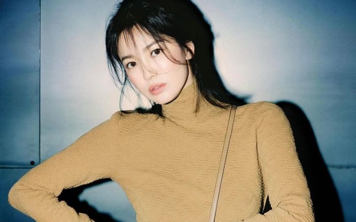 Thời trang 'mì ăn liền' đơn giản nhưng sang trọng của Song Hye Kyo