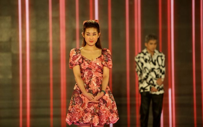 Cô gái 9X bật khóc trên sân khấu Chân Ái: 'Em đến đây không phải để tìm kiếm người yêu'