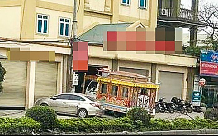 Phát hiện mùi hôi, lễ tân mở cửa thấy khách tử vong nhiều ngày