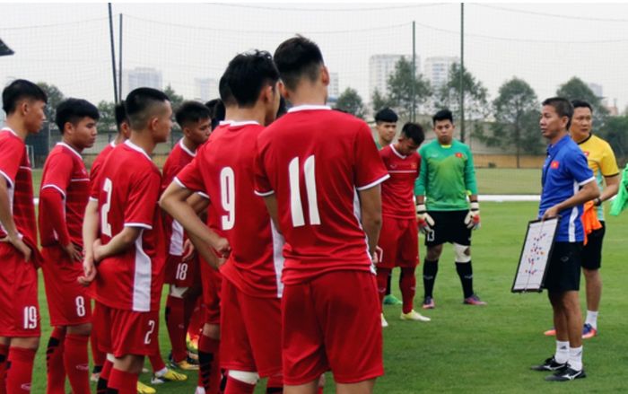 HLV Hoàng Anh Tuấn vượt qua khó khăn, VFF sắp giao nhiệm vụ đặc biệt quan trọng