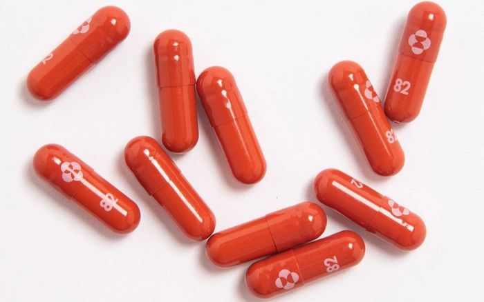 Vì sao không nên tự ý sử dụng thuốc trong quá trình điều trị Covid-19?