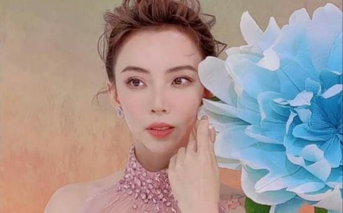 Góc lú lẫn: Nhìn rất Thùy Tiên nhưng lại là Thu Trang?