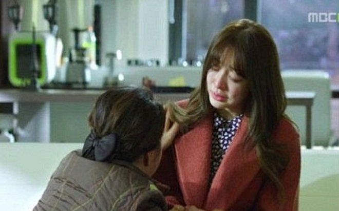 Chê nàng dâu chỉ đẻ được 'vịt giời', mẹ chồng dứt khoát đuổi đi, 18 năm sau bà xuất hiện van xin một điều