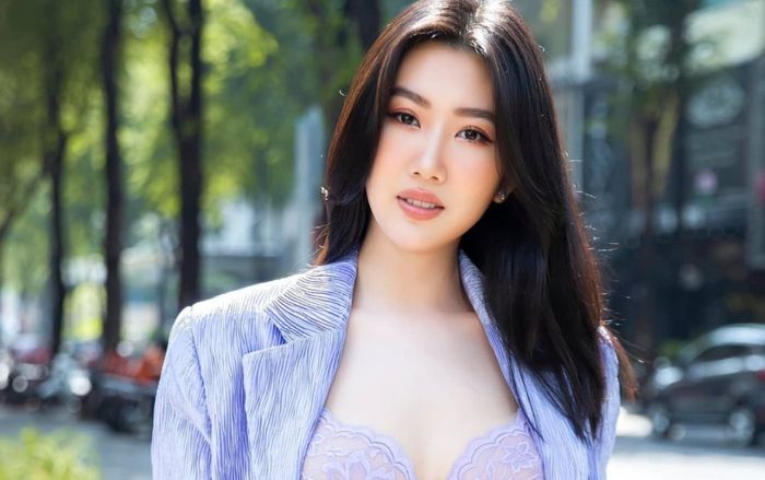 Thúy Ngân xinh đẹp, rạng rỡ ở tuổi 31: Không ngại 'cưa sừng làm nghé', tự tin khoe mặt mộc