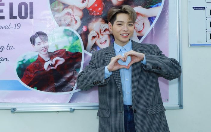 Đức Phúc gây xúc động với hoạt động thiện nguyện giúp đỡ trẻ em mồ côi do Covid 19