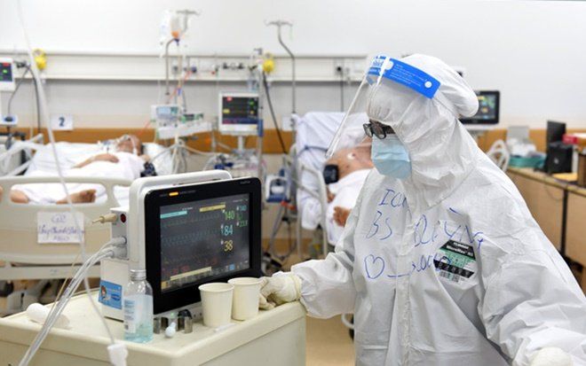 Tin sáng 18-3: Mỗi ngày hàng trăm ngàn ca, vắc xin COVID-19 hiện nay có hiệu quả ngừa Omicron?