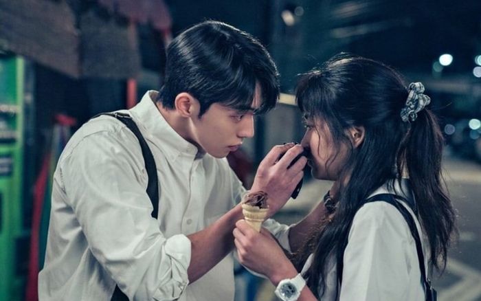 Tuổi 25, Tuổi 21 bị "ném đá" vì lãng mạn hóa chuyện yêu trẻ vị thành niên: 19 tuổi vẫn còn nhỏ?
