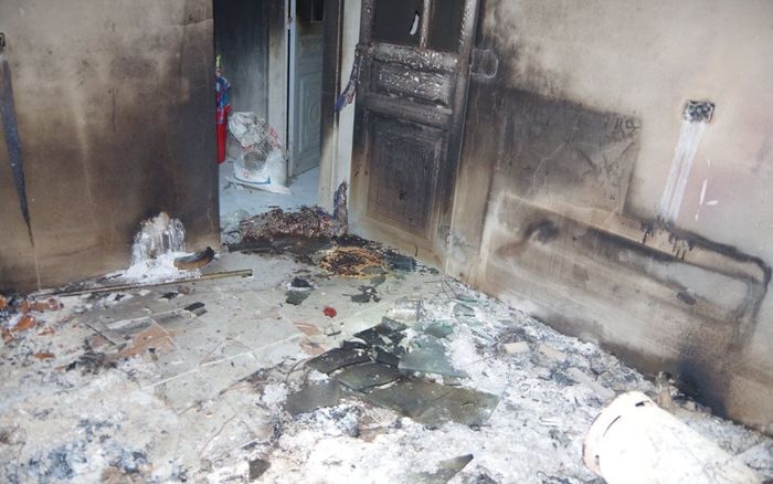 Phá khóa cửa rồi đốt nhà hàng xóm để trả thù