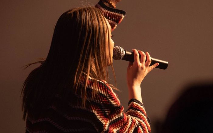 Nữ ca sĩ dừng hoạt động vì bị điếc đột ngột