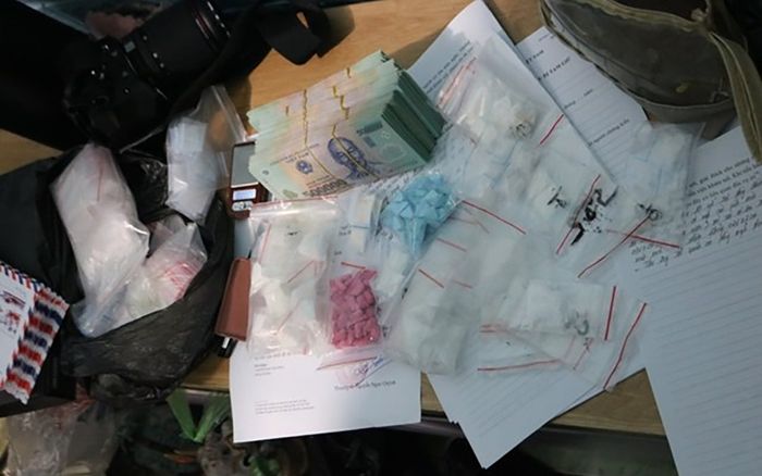 Cụ bà U70 lập tụ điểm ma tuý lưu động, lợi dụng cả trẻ em để bán ma tuý