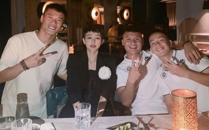 Hiền Hồ và Quang Hải từng dính tin đồn yêu nhau như thế nào?