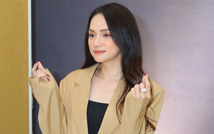 Hương Giang xuất hiện với diện mạo xinh đẹp, trẻ trung tại buổi fan meeting