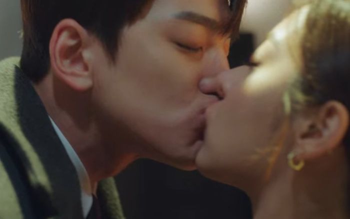 Hẹn Hò Chốn Công Sở tập 7: Fan bấn loạn với cảnh 18+ nóng rực của Kim Min Kyu - Seol In Ah