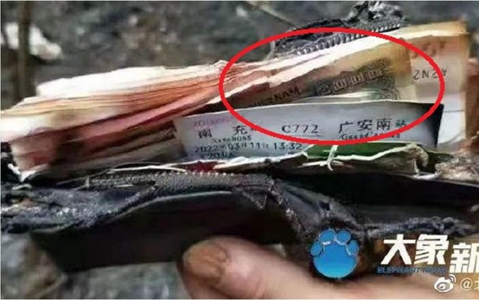 Có tờ tiền 2.000 đồng Việt Nam trong ví nạn nhân tại hiện trường vụ máy bay rơi ở Trung Quốc?