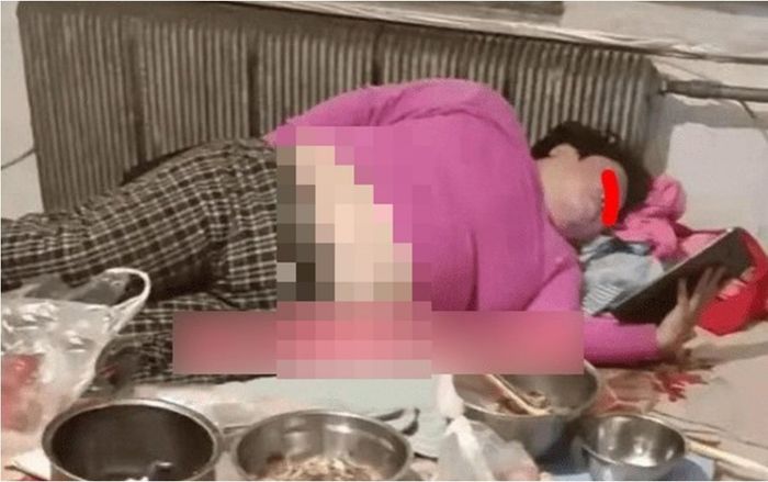 Vợ nặng 125 kg chỉ nằm cả ngày, chờ cơm bưng nước rót tận giường, thái độ của ông chồng mới gây choáng