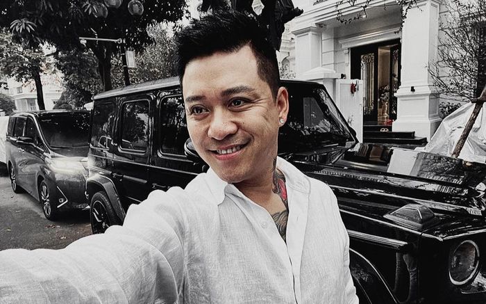 Tuấn Hưng bỗng dưng 'đốt vía' chiếc xe từng khiến Hiền Hồ gặp tai tiếng, khiến dân tình xôn xao