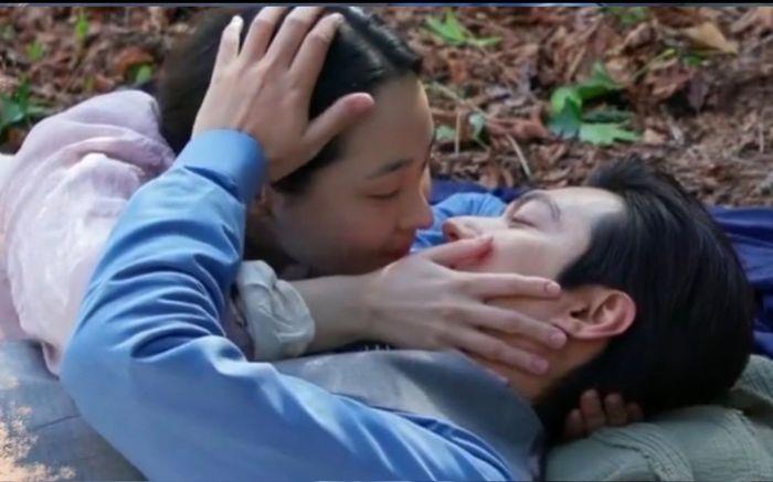 Pachinko tập 2: Khán giả bùng nổ với cảnh Lee Min Ho làm tình ngay giữa rừng