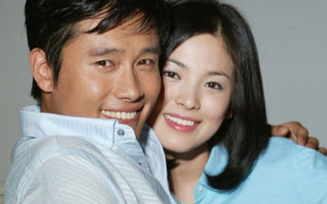 Tình cũ của Song Hye Kyo bị tố vô ơn, chuyện gì đây?