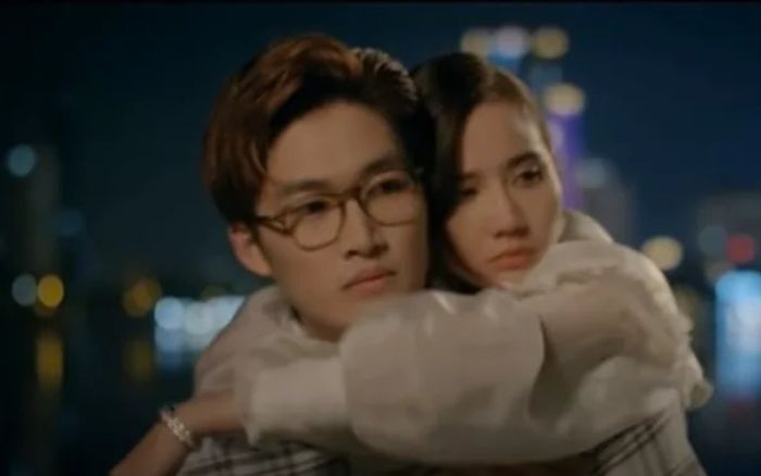 Thương Ngày Nắng Về phần 2: Duy cầu hôn Trang thành công, bà Nhung quỳ gối cầu xin con tha thứ