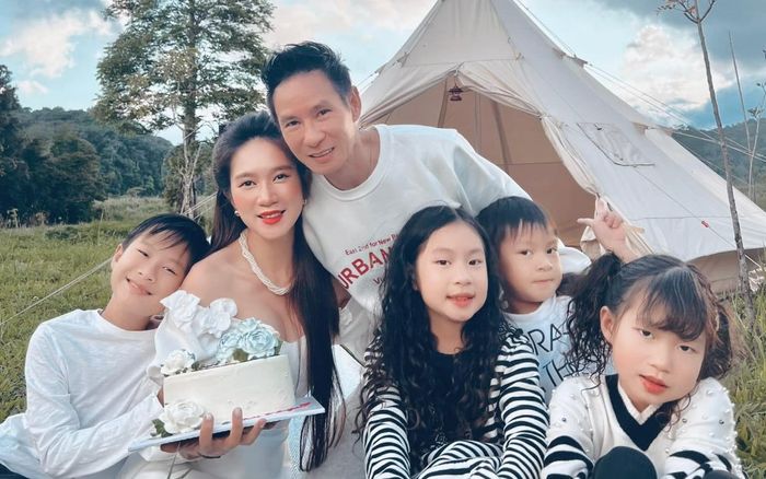 Minh Hà khoe ảnh đón sinh nhật cùng Lý Hải và các con, nhan sắc và thần thái 'đỉnh của chóp'